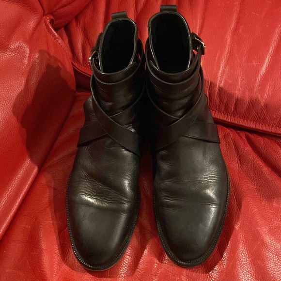 Burberry Boots with Wrap Around Buckles - Picture 7 of 9